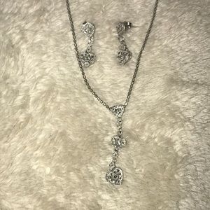 Necklace and earring set